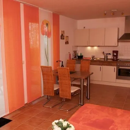 Apartmán Gemuetliche Im Ostseebad Mit Schoenem Garten Am Hochufer Ueber Der Seebruecke